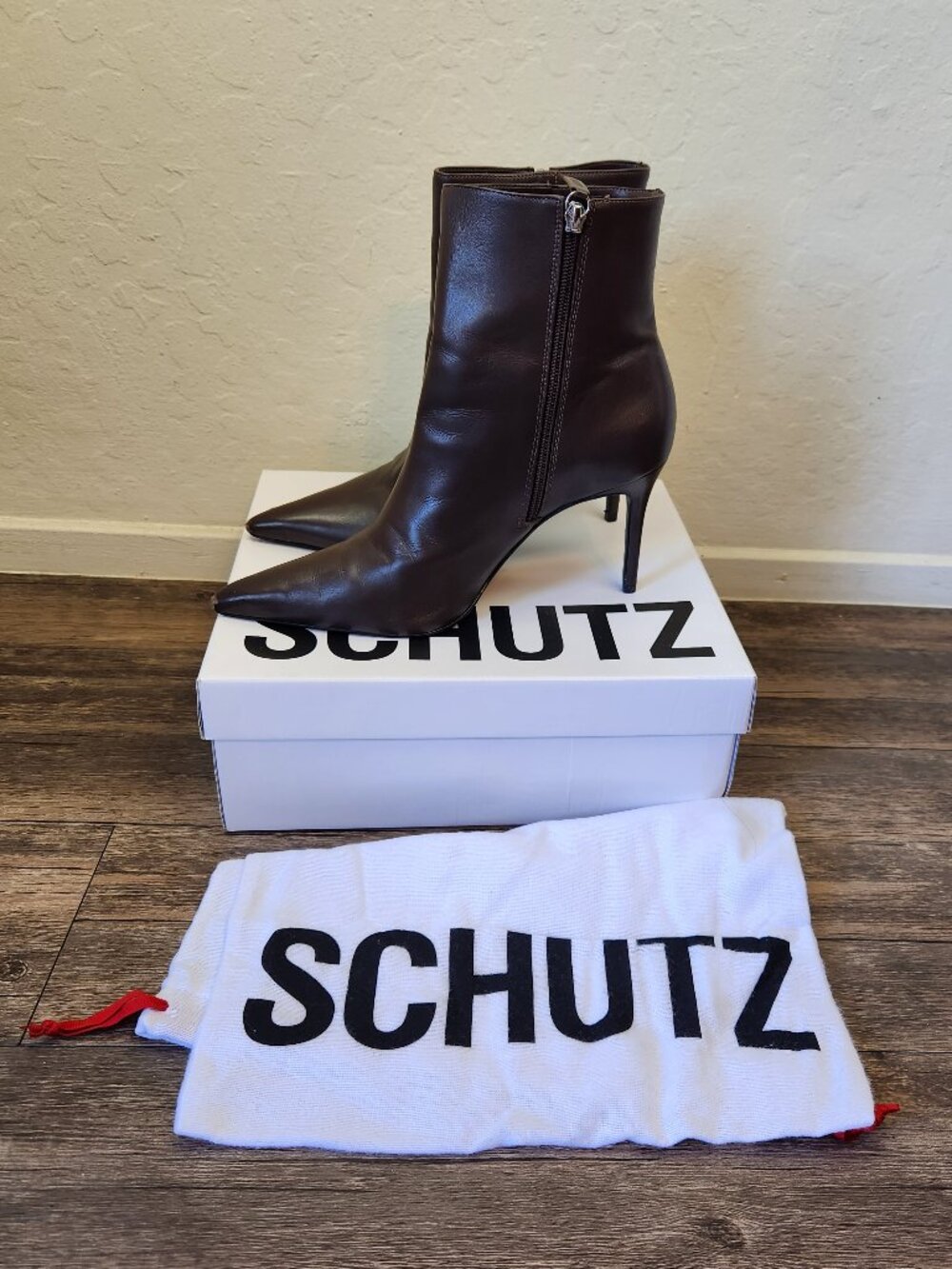 SCHUTZ Mikki Leather Heeled Ankle Booties in Dark Chocolate Brown sz 9.5